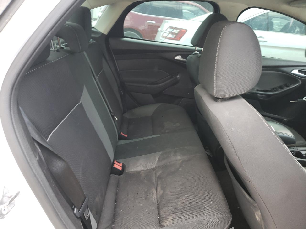 Photo 6 from auction – 2014 FORD FOCUS SE with VIN 1FADP3F29EL417250
