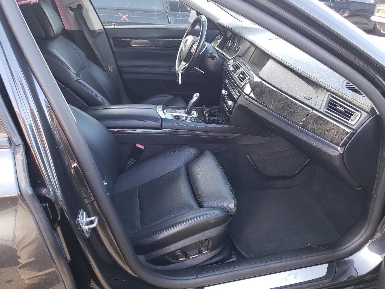 Photo 5 from auction – 2012 BMW 750 I with VIN WBAKX6C57CC197182