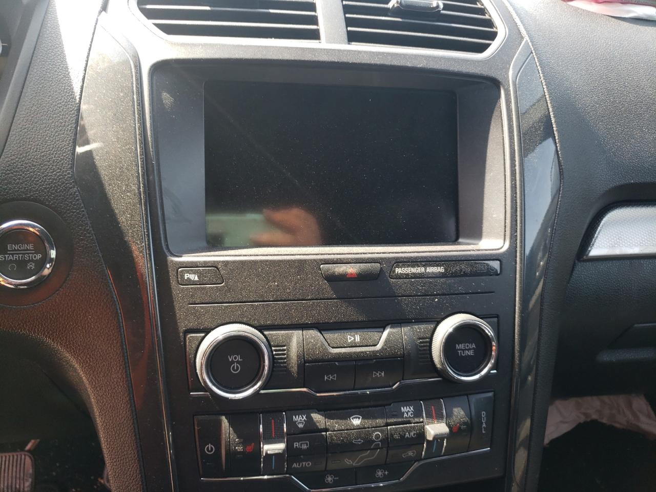Photo 9 from auction – 2019 FORD EXPLORER X with VIN 1FM5K7D83KGA08737