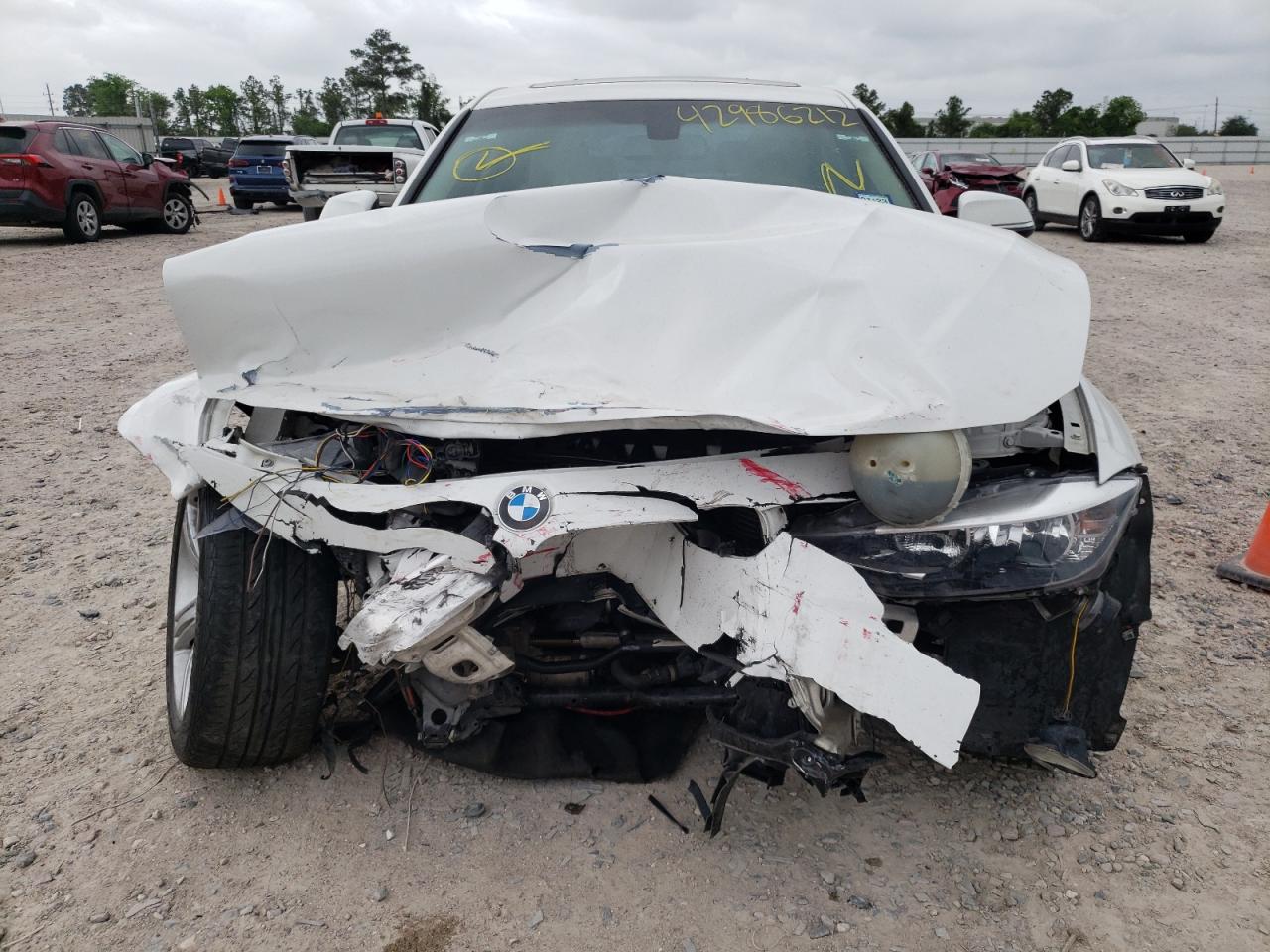 Photo 9 from auction – 2014 BMW 320 I with VIN WBA3B1G59ENT00903