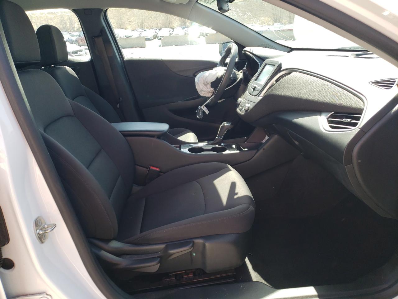 Photo 5 from auction – 2017 CHEVROLET MALIBU LS with VIN 1G1ZB5ST7HF255543