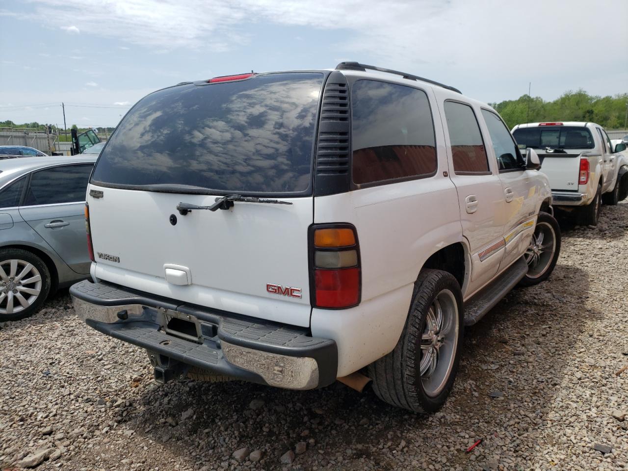 Photo 4 from auction – 2005 GMC YUKON with VIN 1GKEC13V65J106842