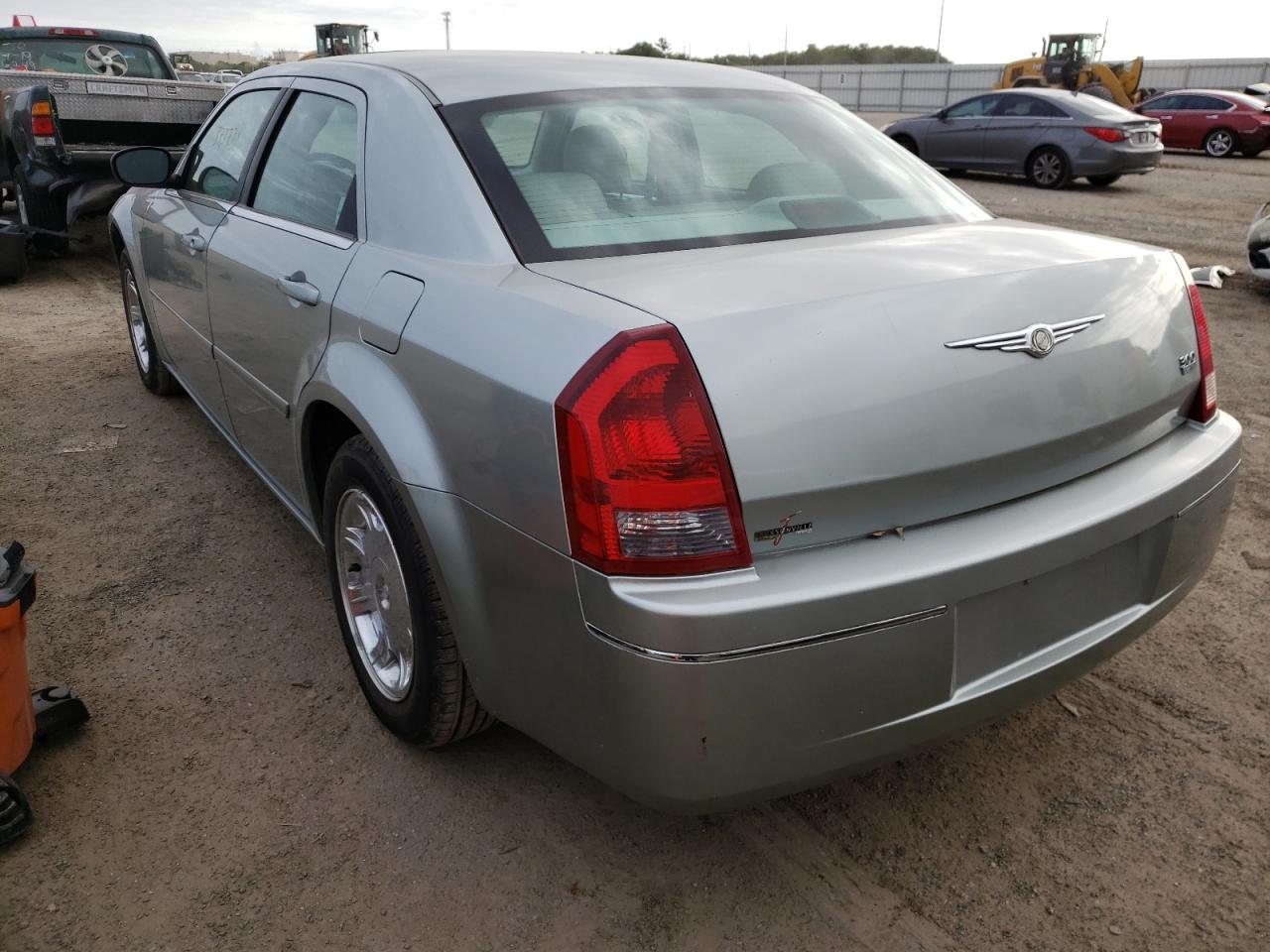 Photo 3 from auction – 2005 CHRYSLER 300 TOURIN with VIN 2C3JA53G45H175270
