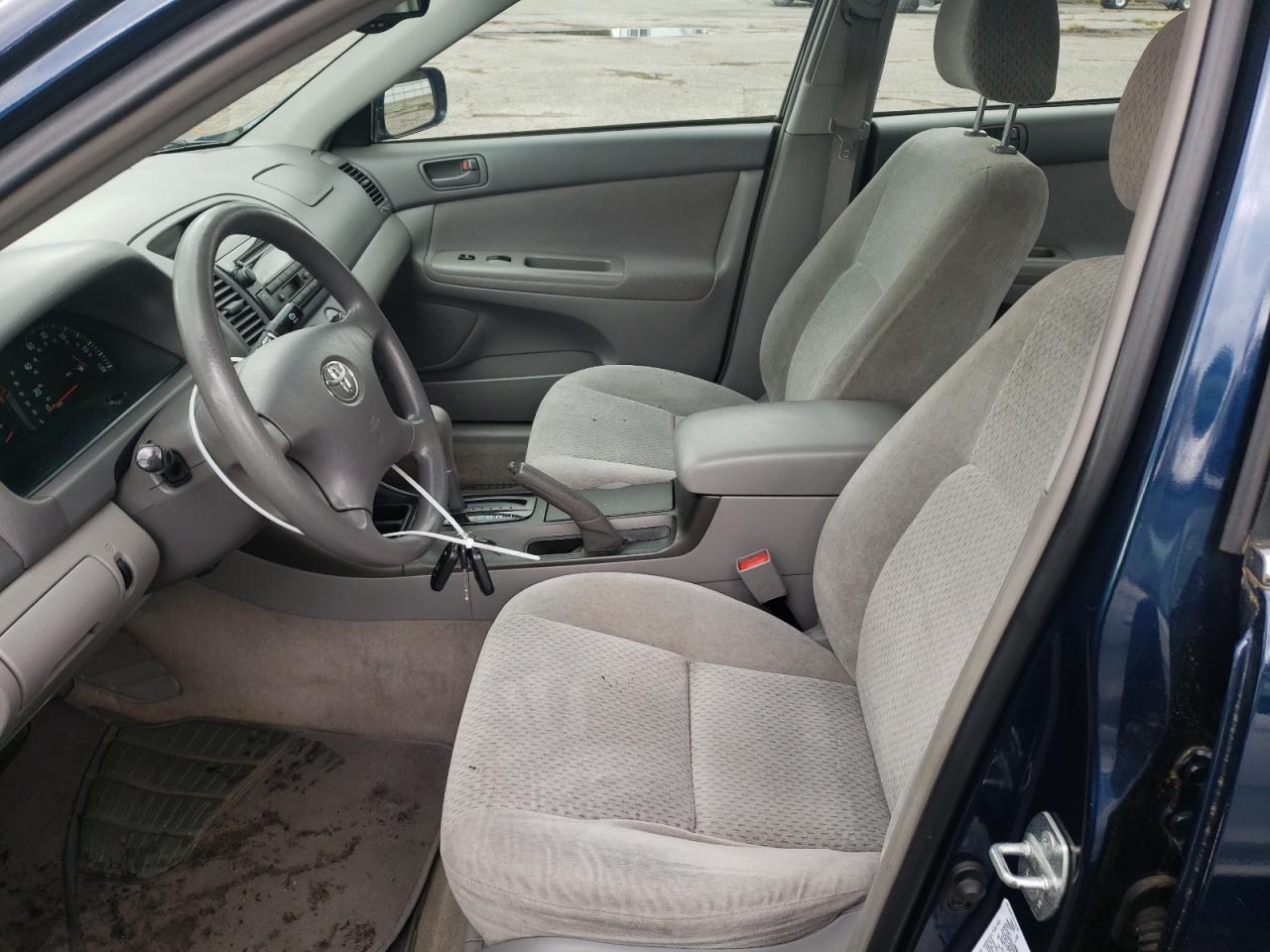 Photo 5 from auction – 2003 TOYOTA CAMRY LE with VIN 4T1BE32K43U252871