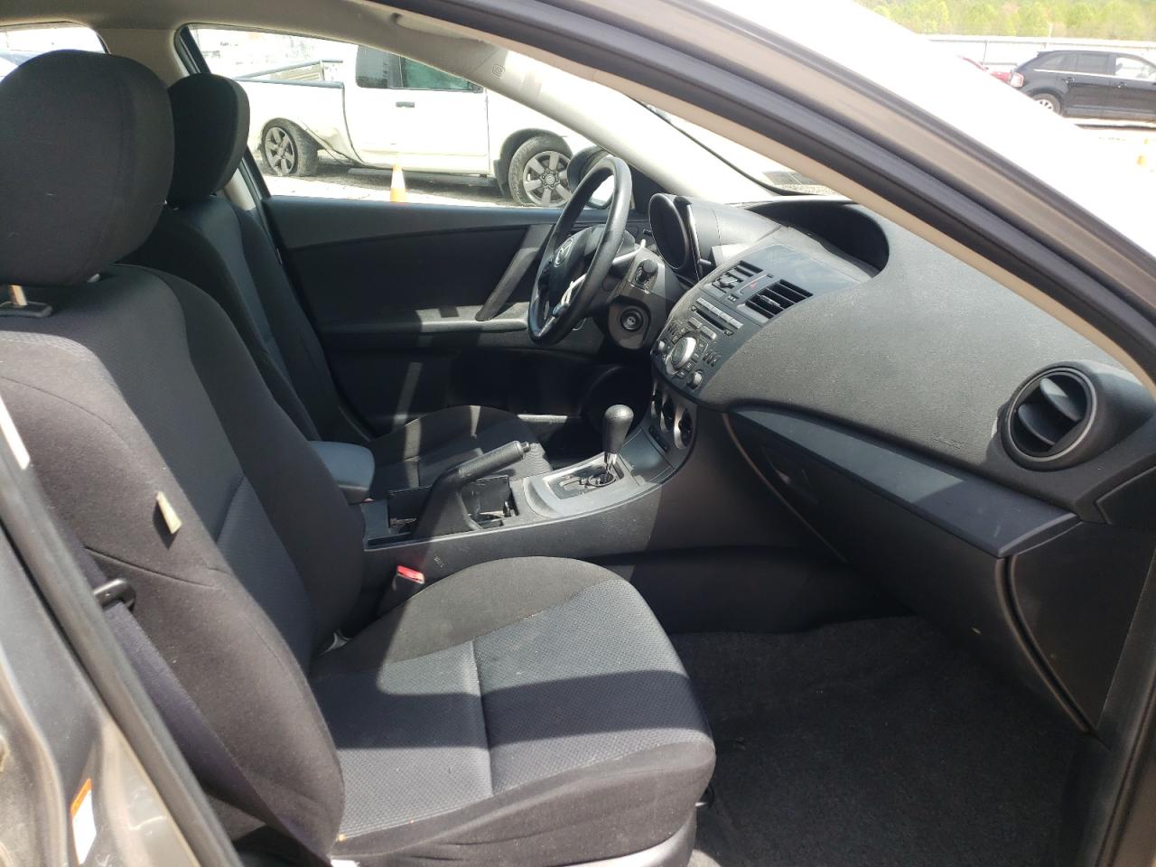 Photo 15 from auction – 2010 MAZDA 3 I with VIN JM1BL1SG0A1271247