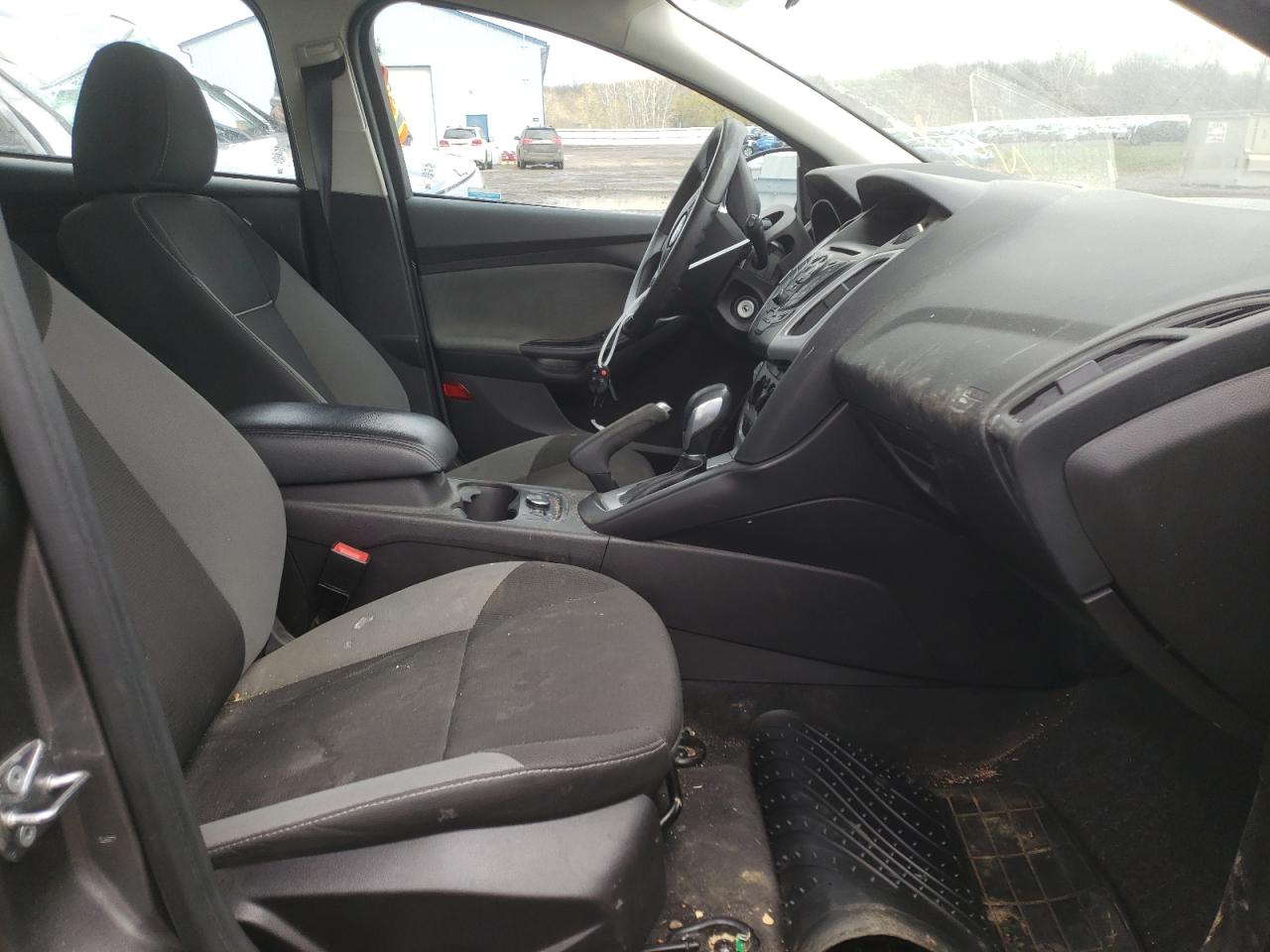 Photo 5 from auction – 2014 FORD FOCUS SE with VIN 1FADP3K2XEL449579