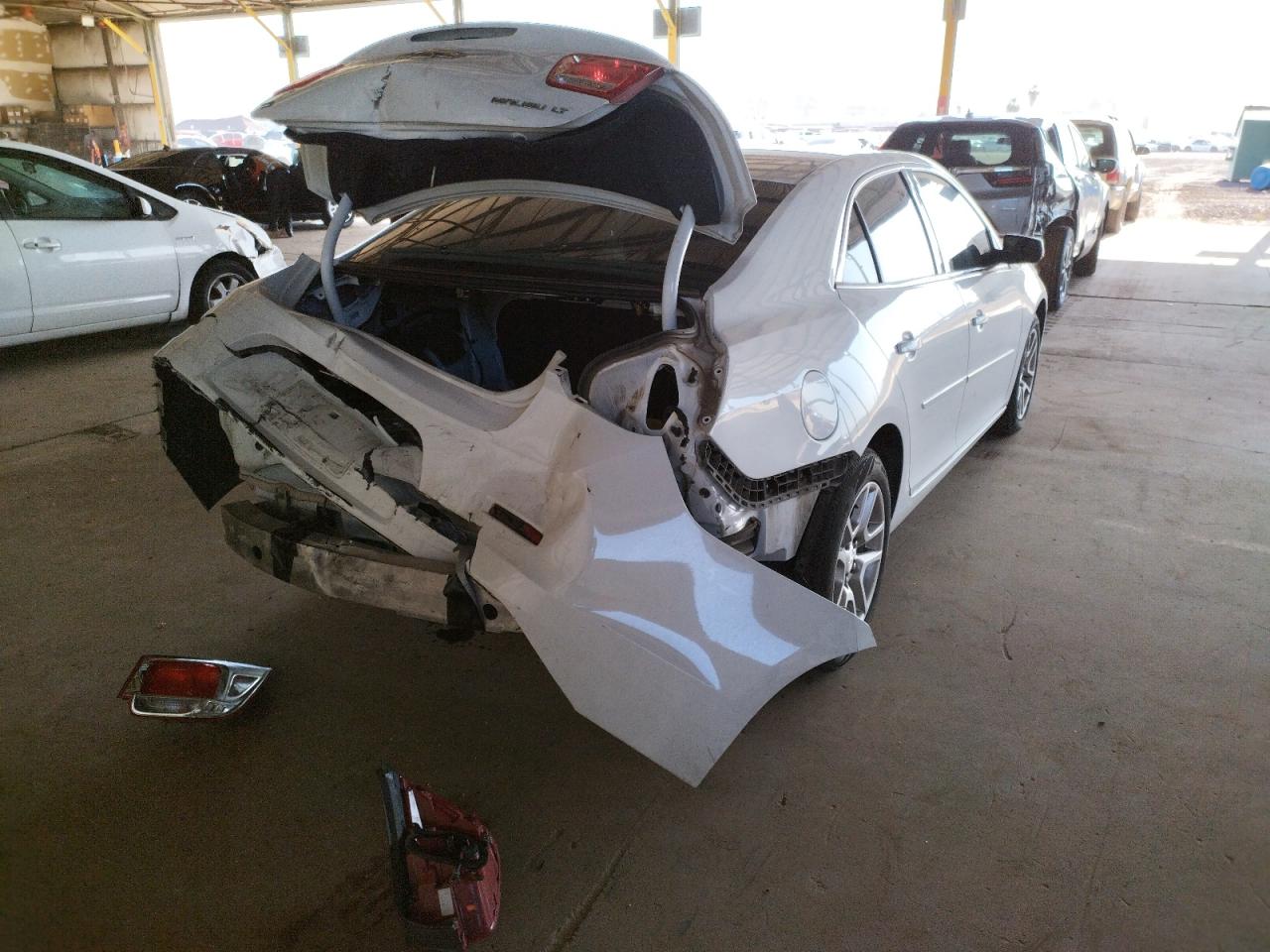 Photo 4 from auction – 2015 CHEVROLET MALIBU 2LT with VIN 1G11D5SL4FF307456