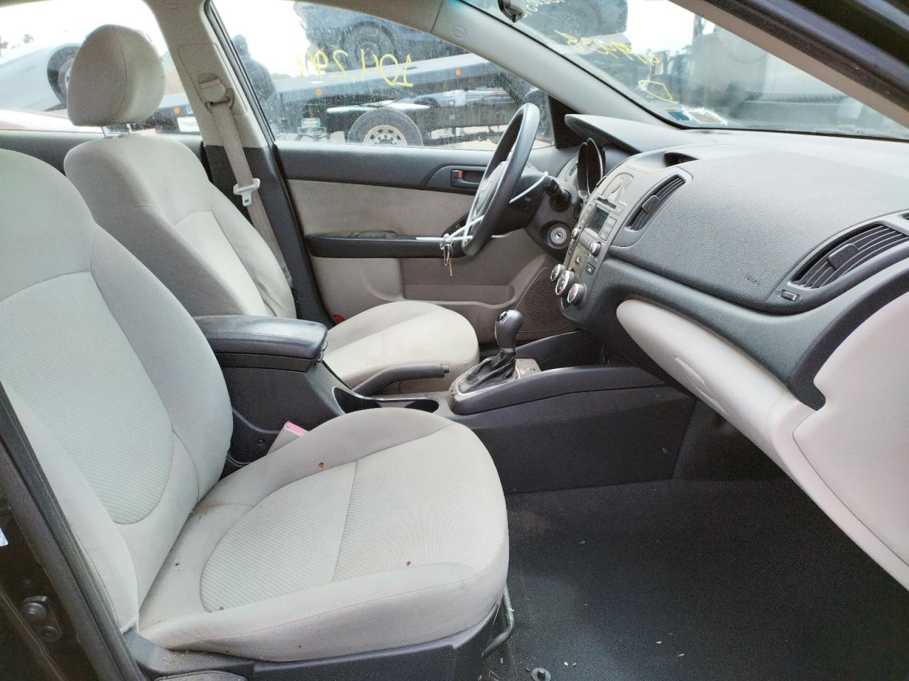 Photo 5 from auction – 2012 KIA FORTE EX with VIN KNAFU4A26C5479938