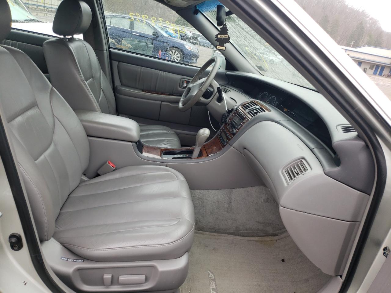 Photo 5 from auction – 2000 TOYOTA AVALON XL with VIN 4T1BF28B0YU023125