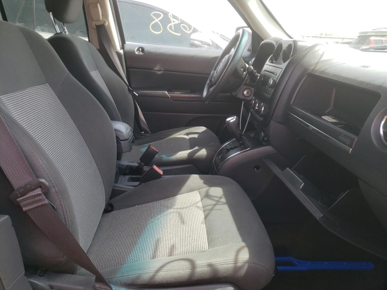 Photo 5 from auction – 2017 JEEP PATRIOT SP with VIN 1C4NJPBA8HD140772