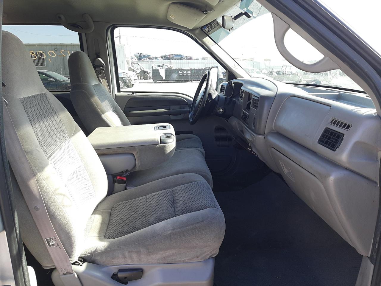 Photo 5 from auction – 2001 FORD F250 SUPER with VIN 1FTNW20S51EA23439