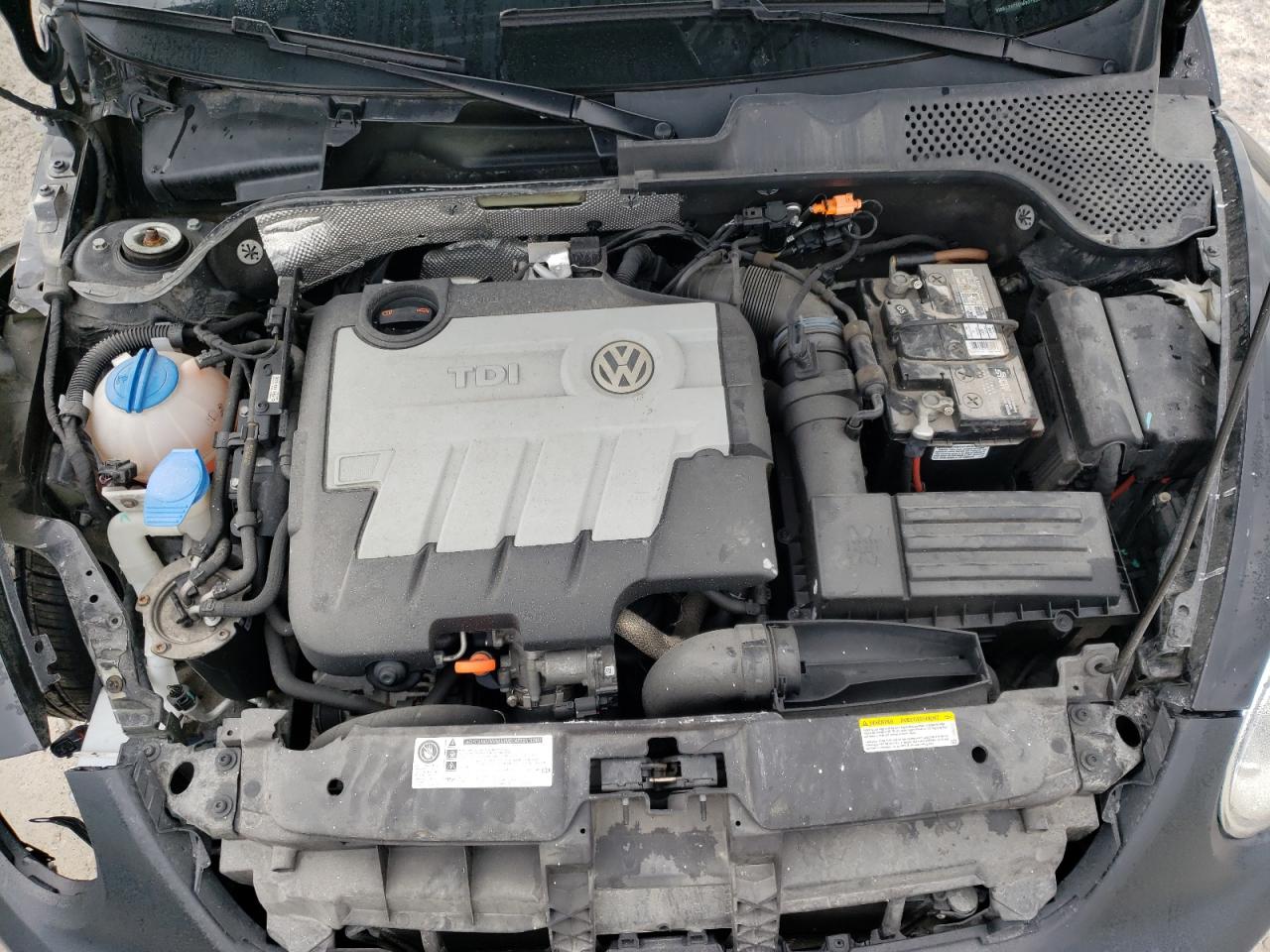 Photo 7 from auction – 2013 VOLKSWAGEN BEETLE with VIN 3VW5L7AT8DM831504