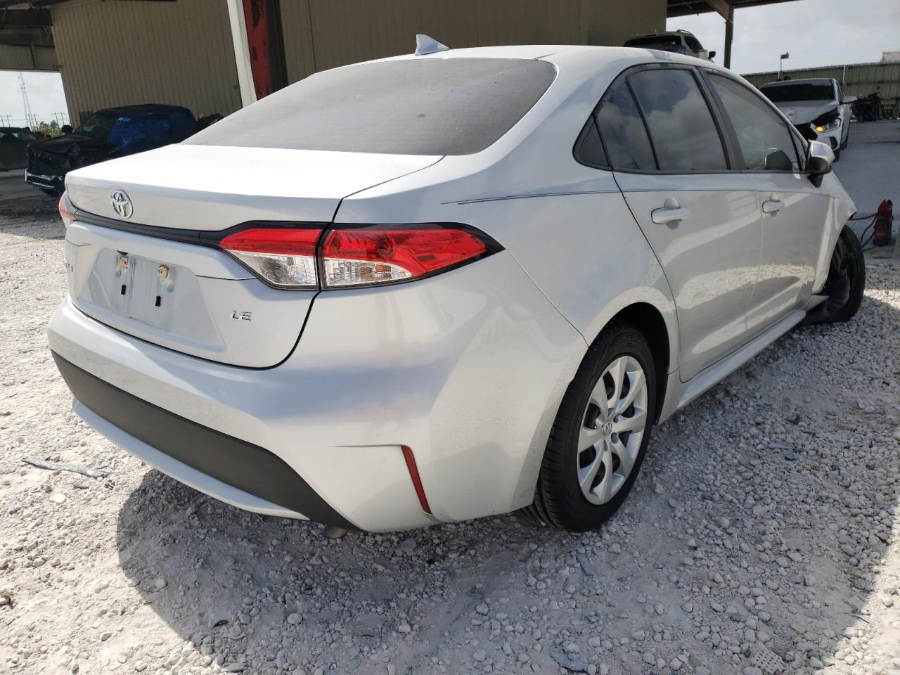 Photo 4 from auction – 2020 TOYOTA COROLLA LE with VIN 5YFEPRAE4LP126372