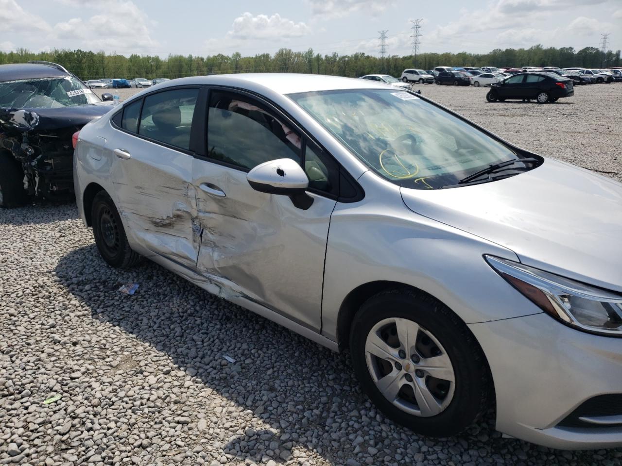 Photo 9 from auction – 2017 CHEVROLET CRUZE LS with VIN 3G1BC5SM1HS550169