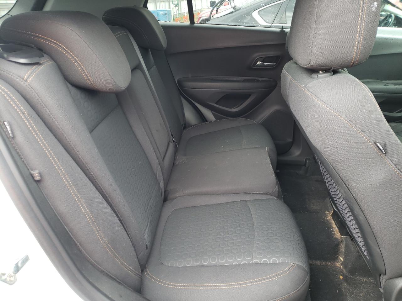 Photo 6 from auction – 2020 CHEVROLET TRAX LS with VIN 3GNCJNSBXLL328532