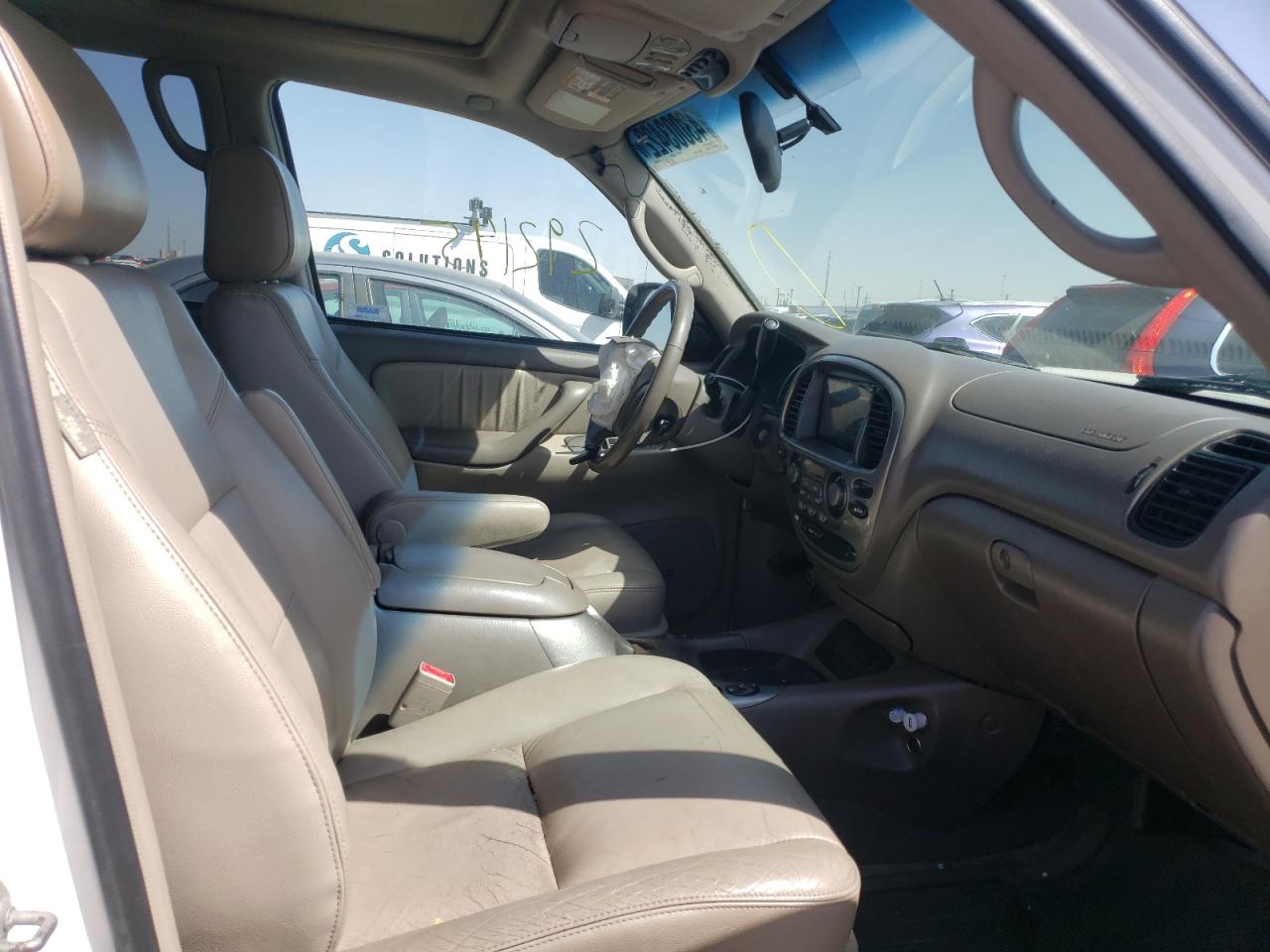 Photo 5 from auction – 2005 TOYOTA SEQUOIA LI with VIN 5TDBT48A95S235859
