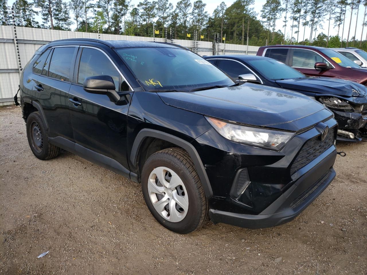 Photo 1 from auction – 2019 TOYOTA RAV4 LE with VIN JTMH1RFV5KD019565