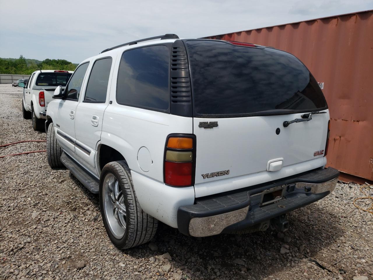 Photo 3 from auction – 2005 GMC YUKON with VIN 1GKEC13V65J106842