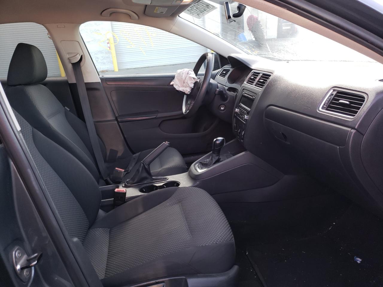 Photo 5 from auction – 2013 VOLKSWAGEN JETTA BASE with VIN 3VW2K7AJ6DM398236