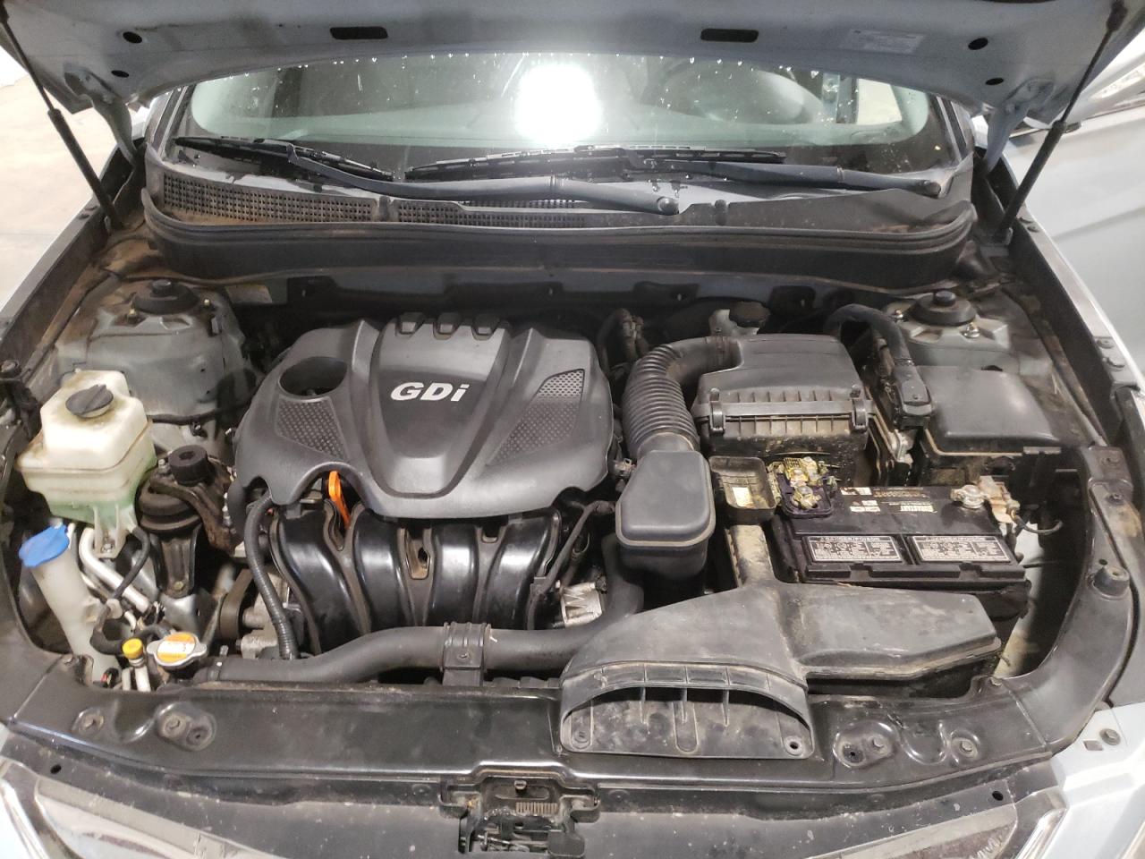 Photo 7 from auction – 2011 HYUNDAI SONATA SE with VIN 5NPEC4AC4BH124520