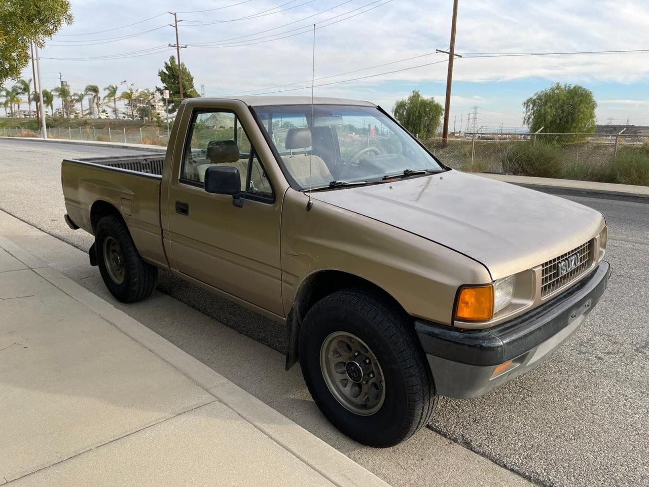 Photo 6 from auction – 1989 ISUZU CONVENTION with VIN JAACR11E4K7228832