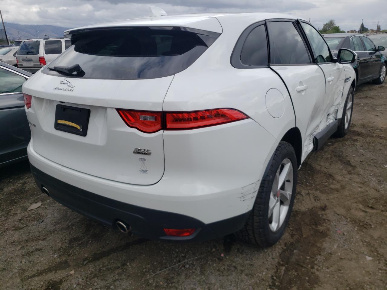 Photo 4 from auction – 2018 JAGUAR F-PACE PRE with VIN SADCJ2GX9JA235330