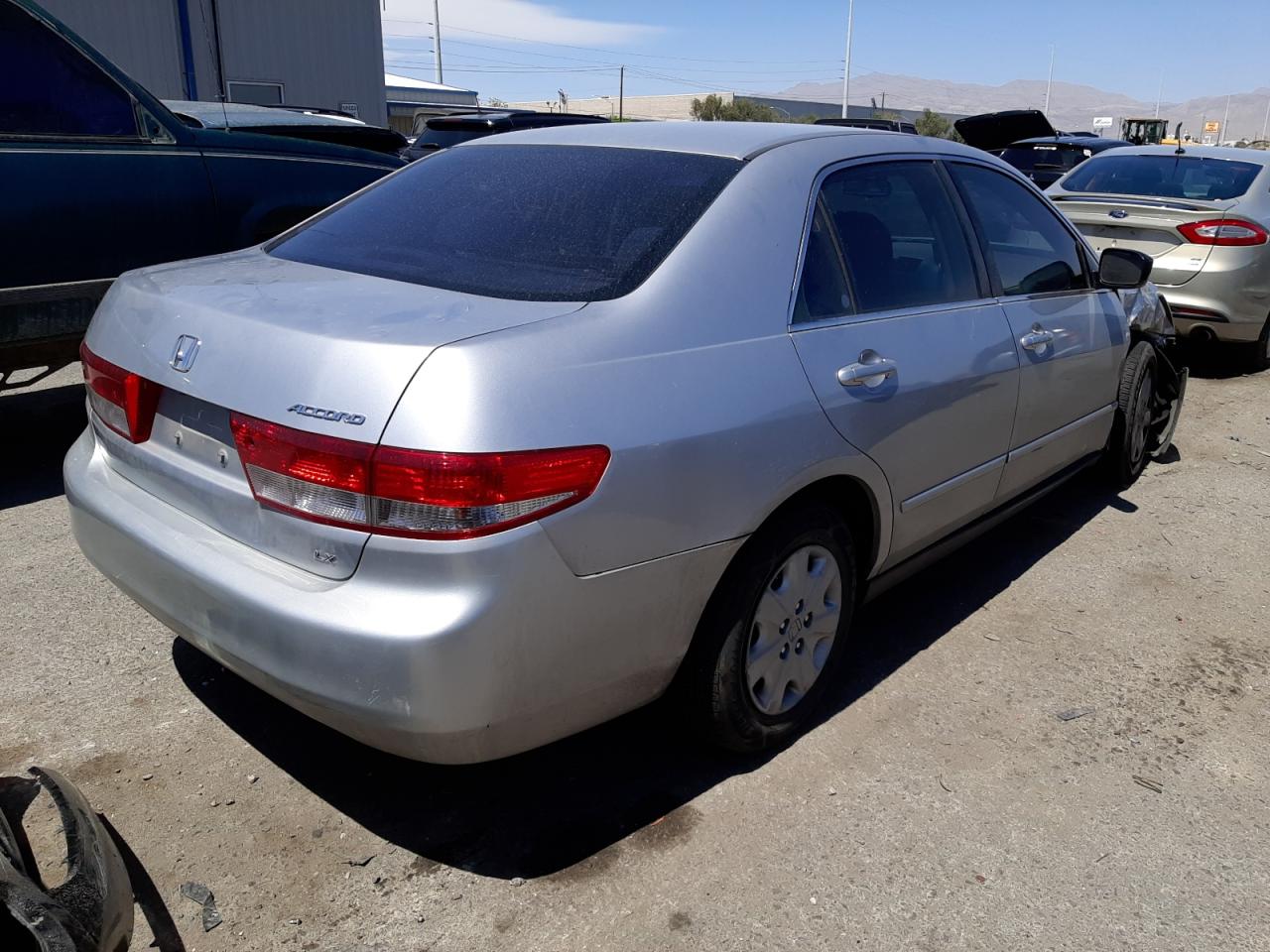 Photo 4 from auction – 2004 HONDA ACCORD LX with VIN JHMCM56434C028757