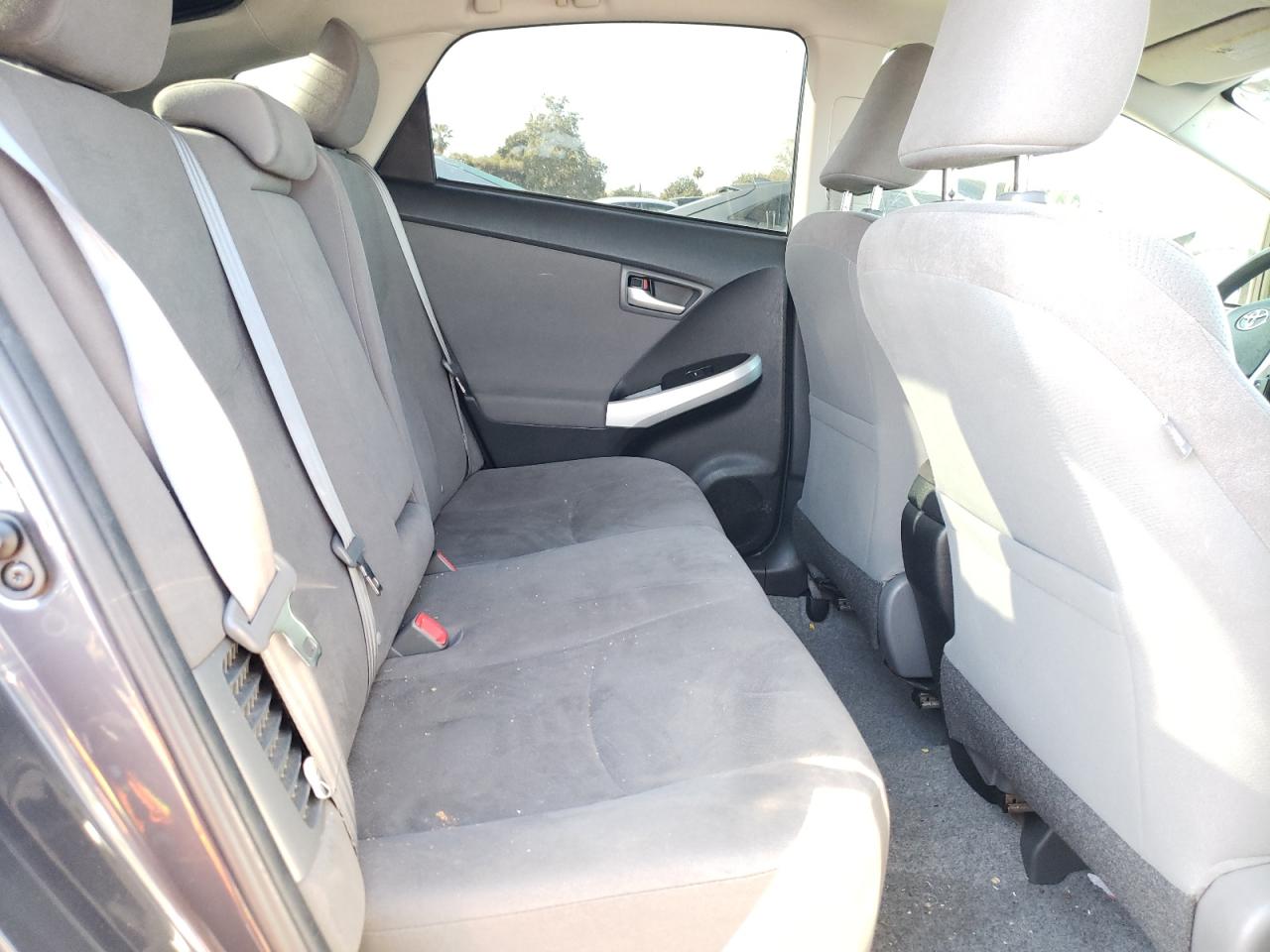 Photo 6 from auction – 2014 TOYOTA PRIUS PLUG with VIN JTDKN3DPXE3061428
