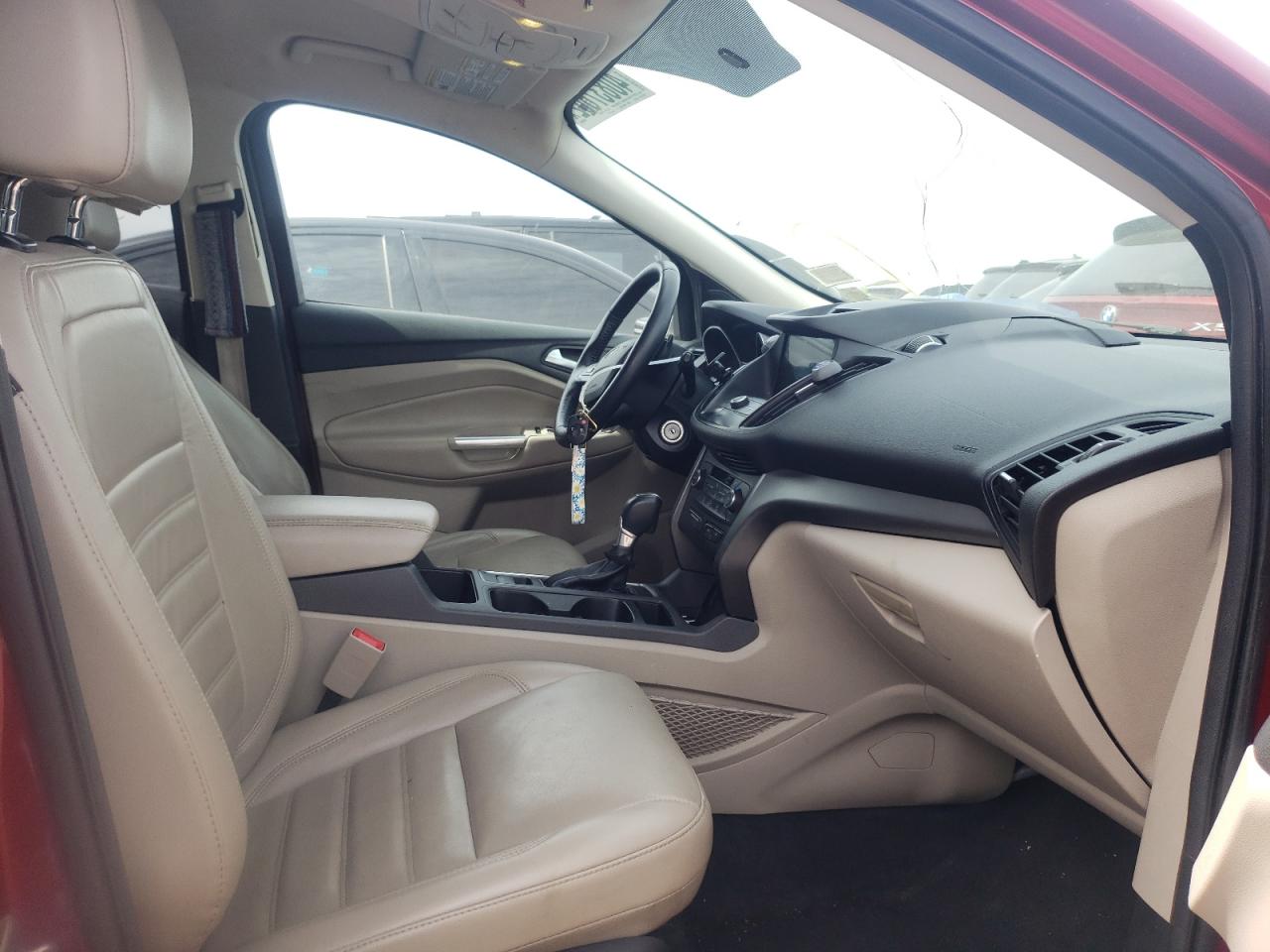 Photo 5 from auction – 2017 FORD ESCAPE SE with VIN 1FMCU9GD3HUC77272