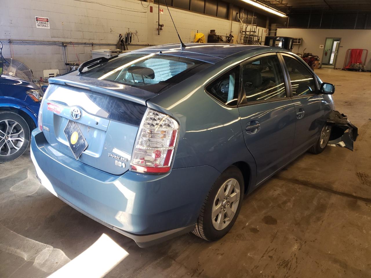 Photo 4 from auction – 2008 TOYOTA PRIUS with VIN JTDKB20U987740957