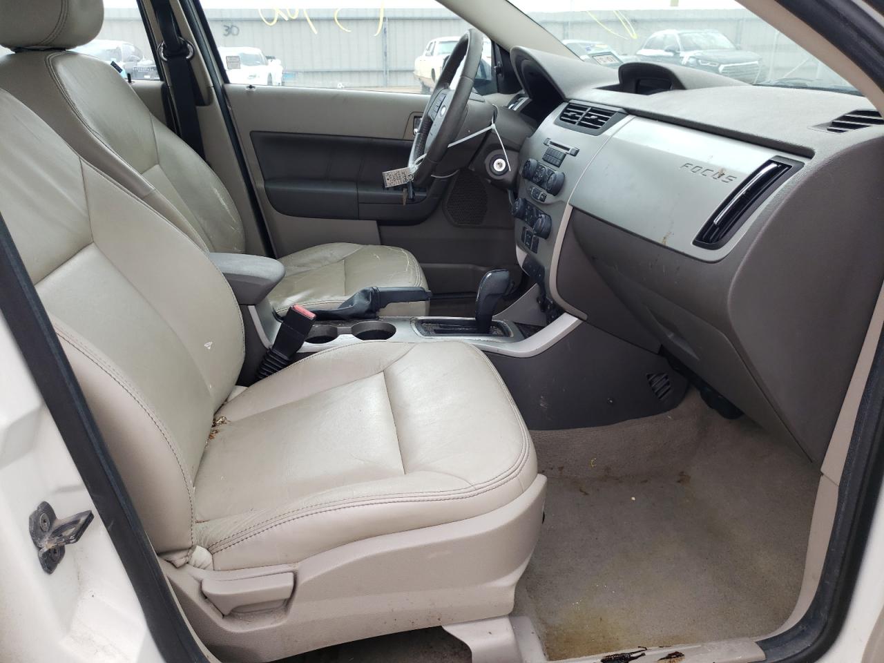 Photo 5 from auction – 2011 FORD FOCUS SEL with VIN 1FAHP3HN6BW189954