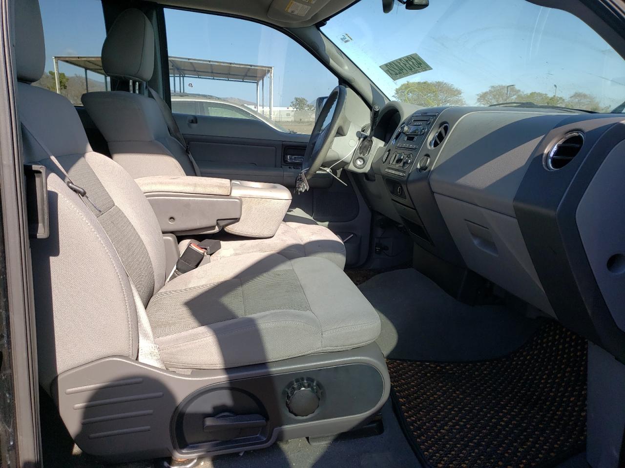 Photo 5 from auction – 2005 FORD F150 with VIN 1FTPX14555FA85217