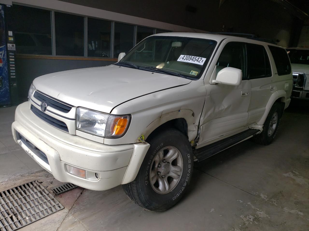 Photo 2 from auction – 2002 TOYOTA 4RUNNER LI with VIN JT3HN87RX29076528