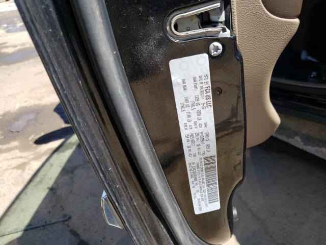 Photo 10 from auction – 2016 CHRYSLER TOWN & COU with VIN 2C4RC1BGXGR290990
