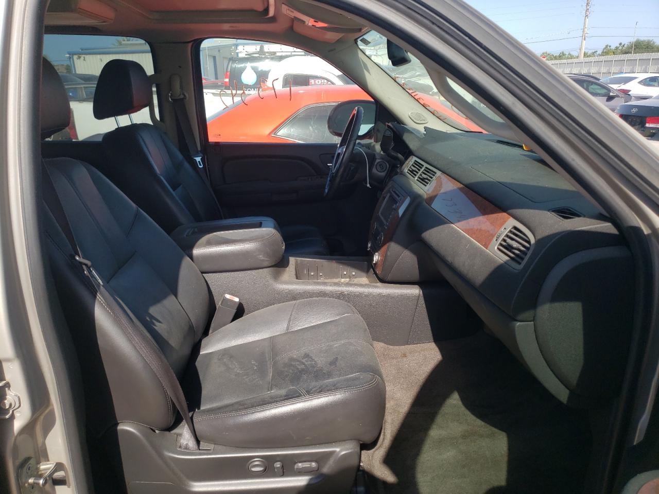 Photo 5 from auction – 2009 CHEVROLET AVALANCHE with VIN 3GNEC22019G230393