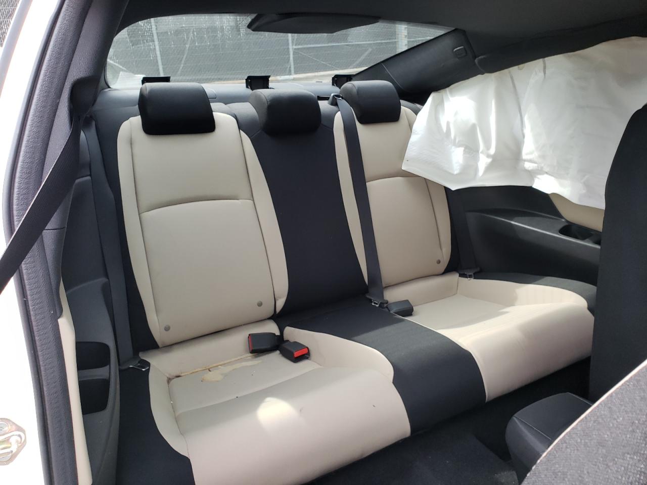 Photo 6 from auction – 2017 HONDA CIVIC LX with VIN 2HGFC4B03HH302381