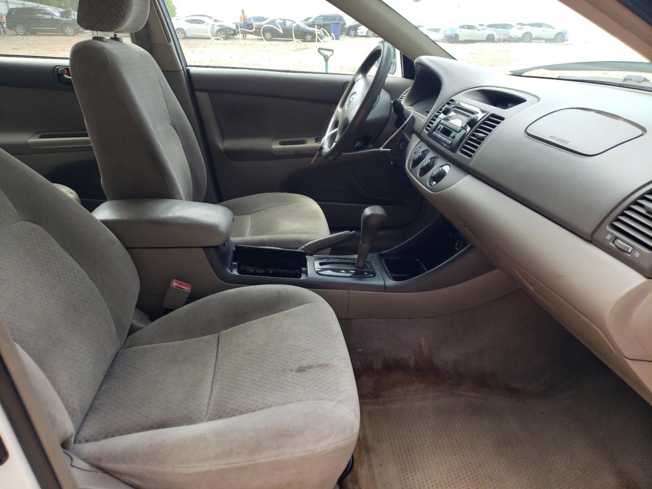 Photo 5 from auction – 2003 TOYOTA CAMRY LE with VIN 4T1BE32K53U124896