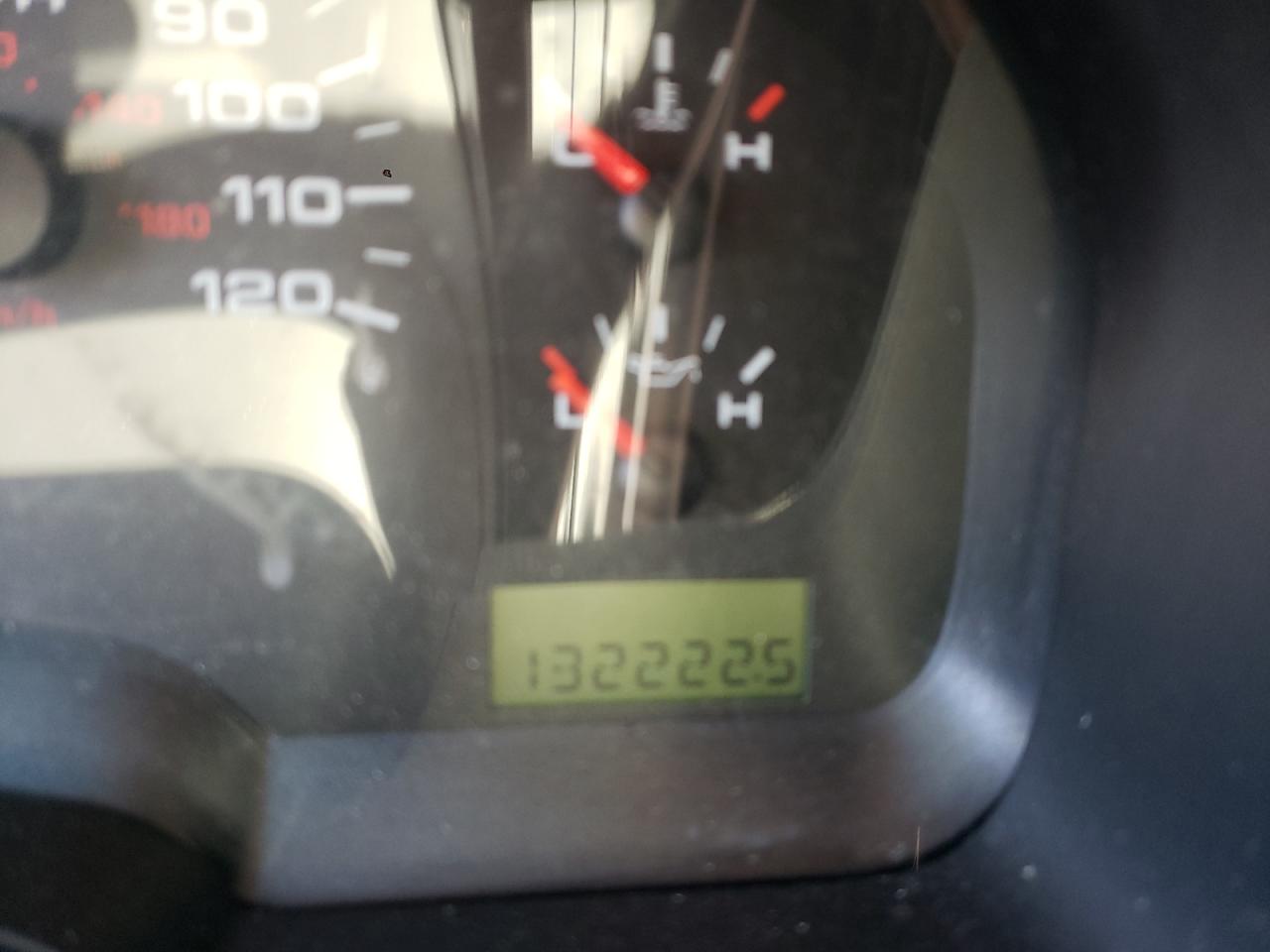 Photo 8 from auction – 2005 FORD F150 with VIN 1FTPX14555FA85217
