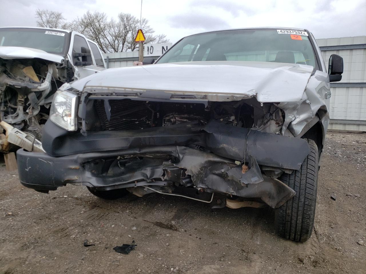 Photo 9 from auction – 2007 FORD F150 with VIN 1FTRX12W27NA84555