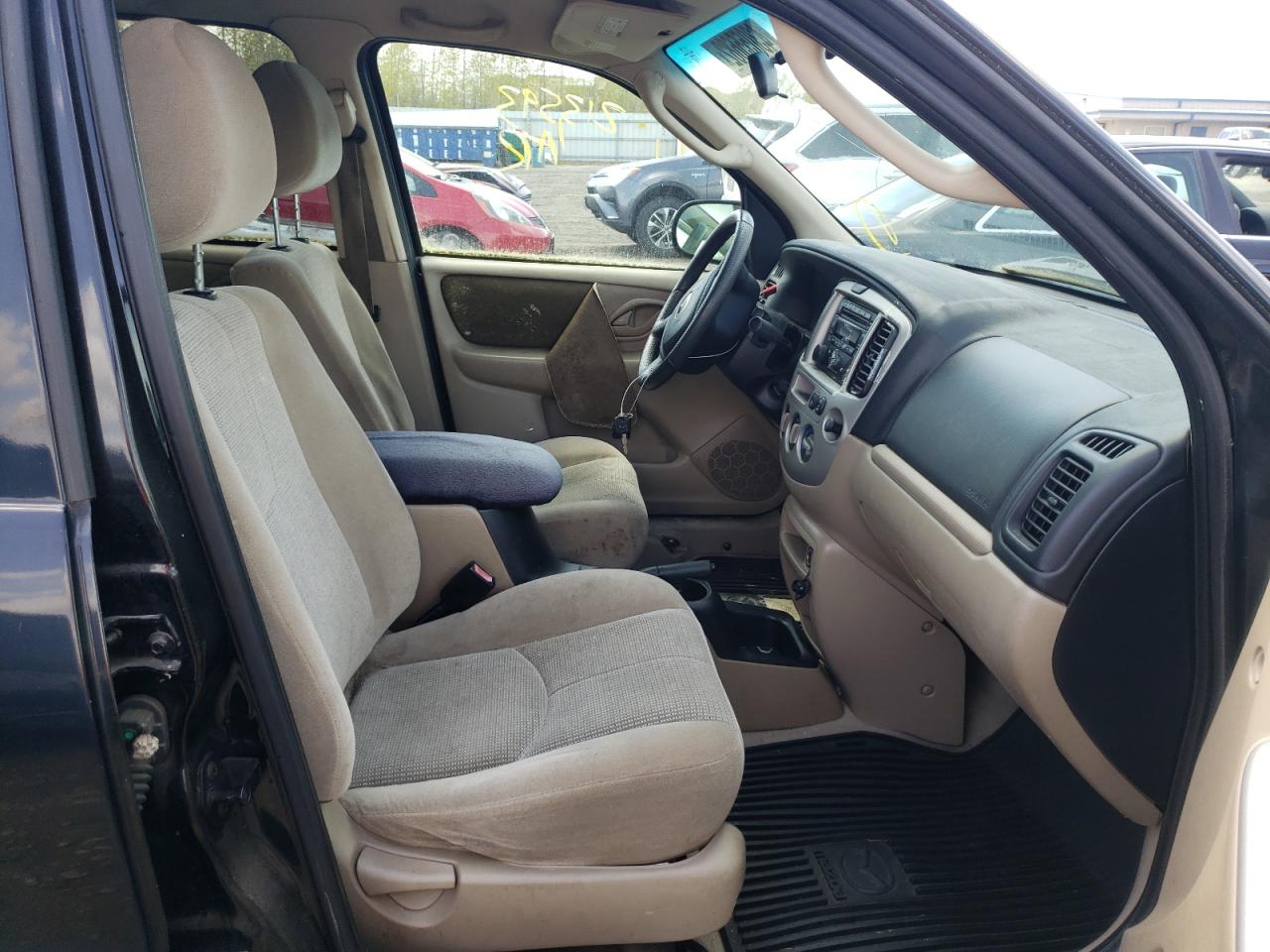 Photo 5 from auction – 2003 MAZDA TRIBUTE LX with VIN 4F2YZ94183KM40525
