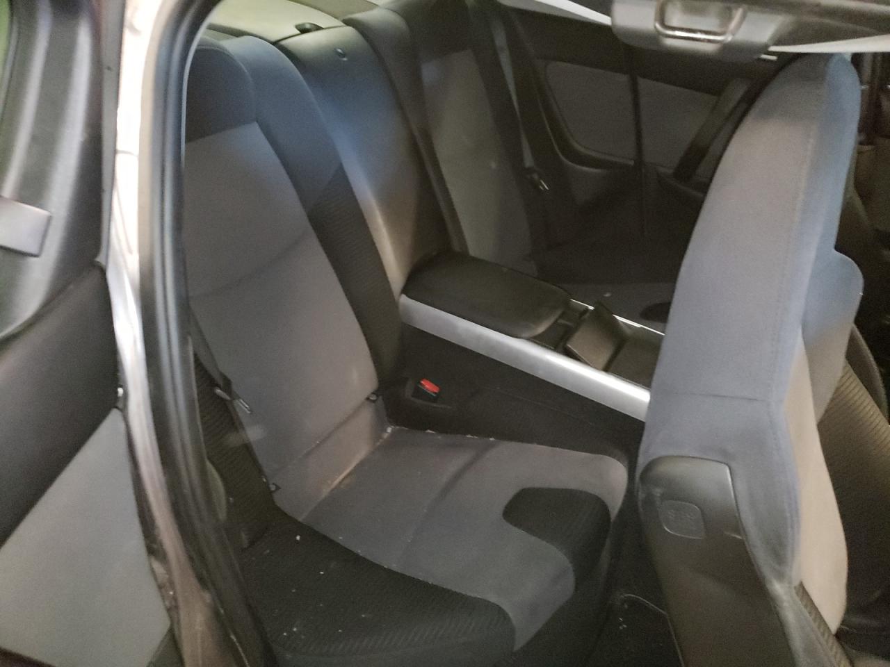 Photo 6 from auction – 2004 MAZDA RX8 with VIN JM1FE173240115917