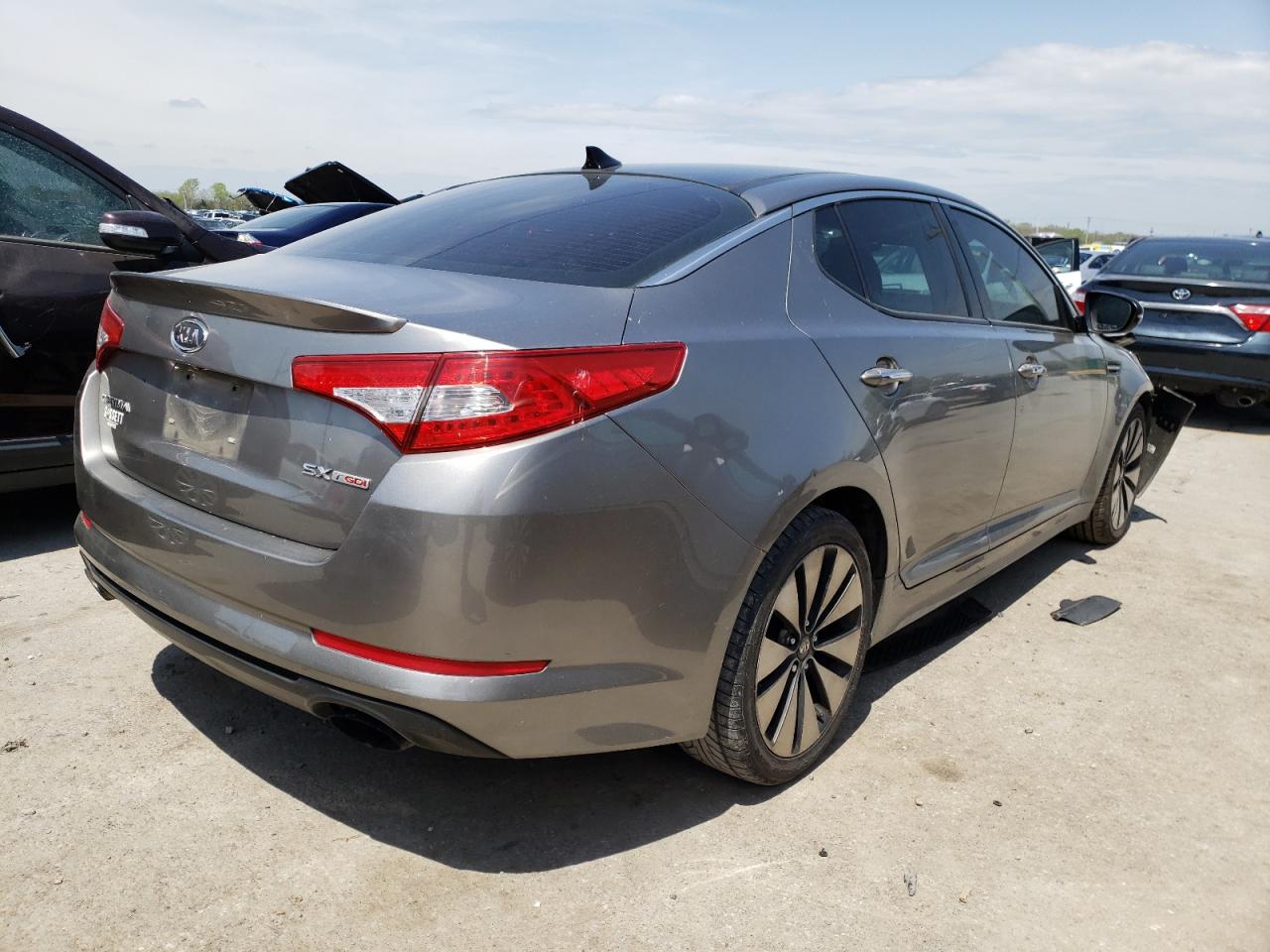 Photo 4 from auction – 2012 KIA OPTIMA SX with VIN 5XXGR4A69CG004467