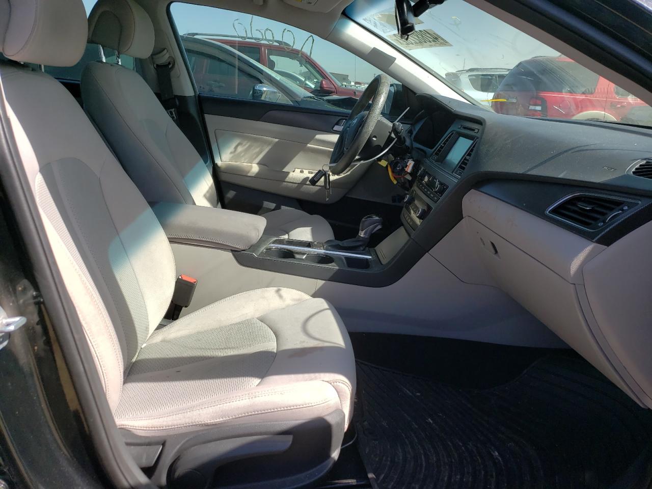 Photo 5 from auction – 2016 HYUNDAI SONATA SPO with VIN 5NPE34AF6GH322100