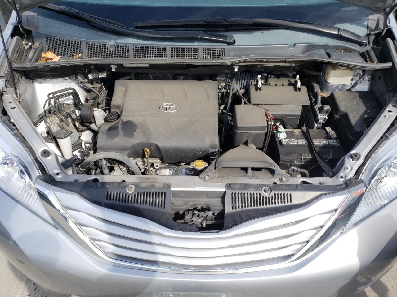 Photo 7 from auction – 2015 TOYOTA SIENNA LE with VIN 5TDKK3DC1FS583189