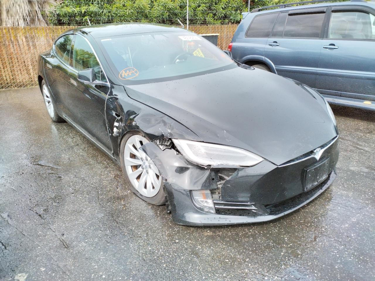 TESLA MODEL S 2018 with VIN 5YJSA1E22JF298818 - Photo from auction