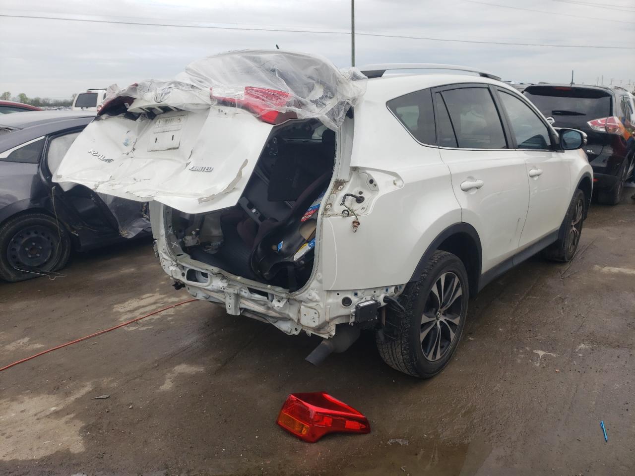 Photo 4 from auction – 2015 TOYOTA RAV4 LIMIT with VIN 2T3YFREV6FW209225