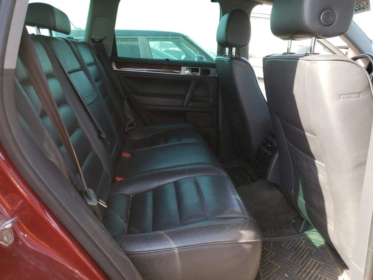 Photo 6 from auction – 2004 VOLKSWAGEN TOUAREG with VIN WVGEM77L44D071571