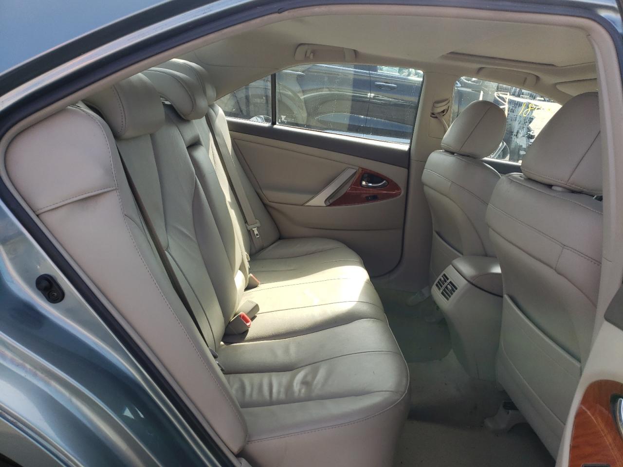 Photo 6 from auction – 2011 TOYOTA CAMRY HYBR with VIN 4T1BB3EKXBU138201