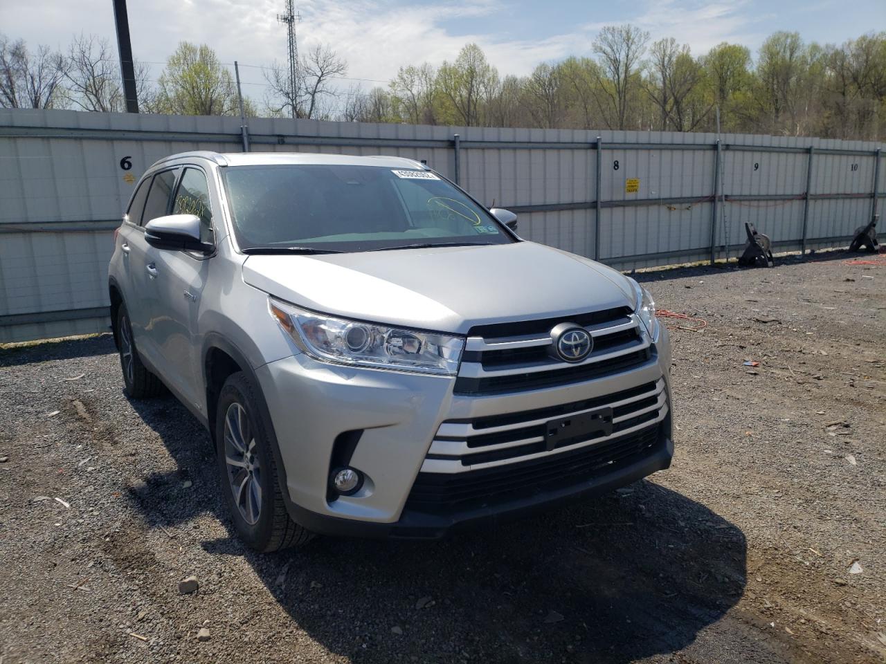 Photo 1 from auction – 2019 TOYOTA HIGHLANDER with VIN 5TDJGRFHXKS074754