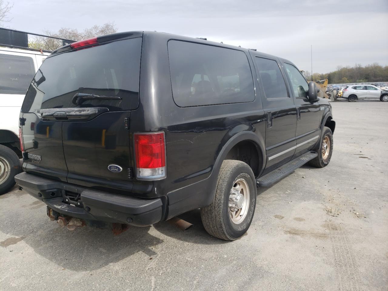 Photo 4 from auction – 2002 FORD EXCURSION with VIN 1FMNU43S12EC32493
